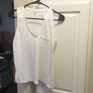 3 for $15 🦋🦋 Madewell 100% cotton white v-neck tank